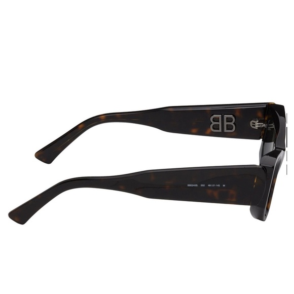 Balenciaga
BALENCIAGA Tortoiseshell Odeon Sunglasses - Picture 4 of 5